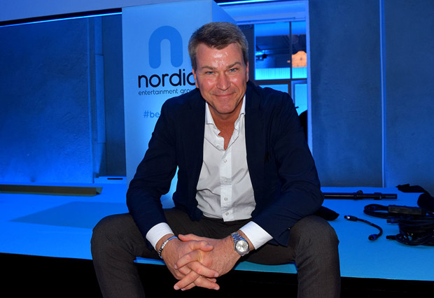 Nent-sjefen svir av nesten sju milliarder på innhold for å vinne strømmekampen